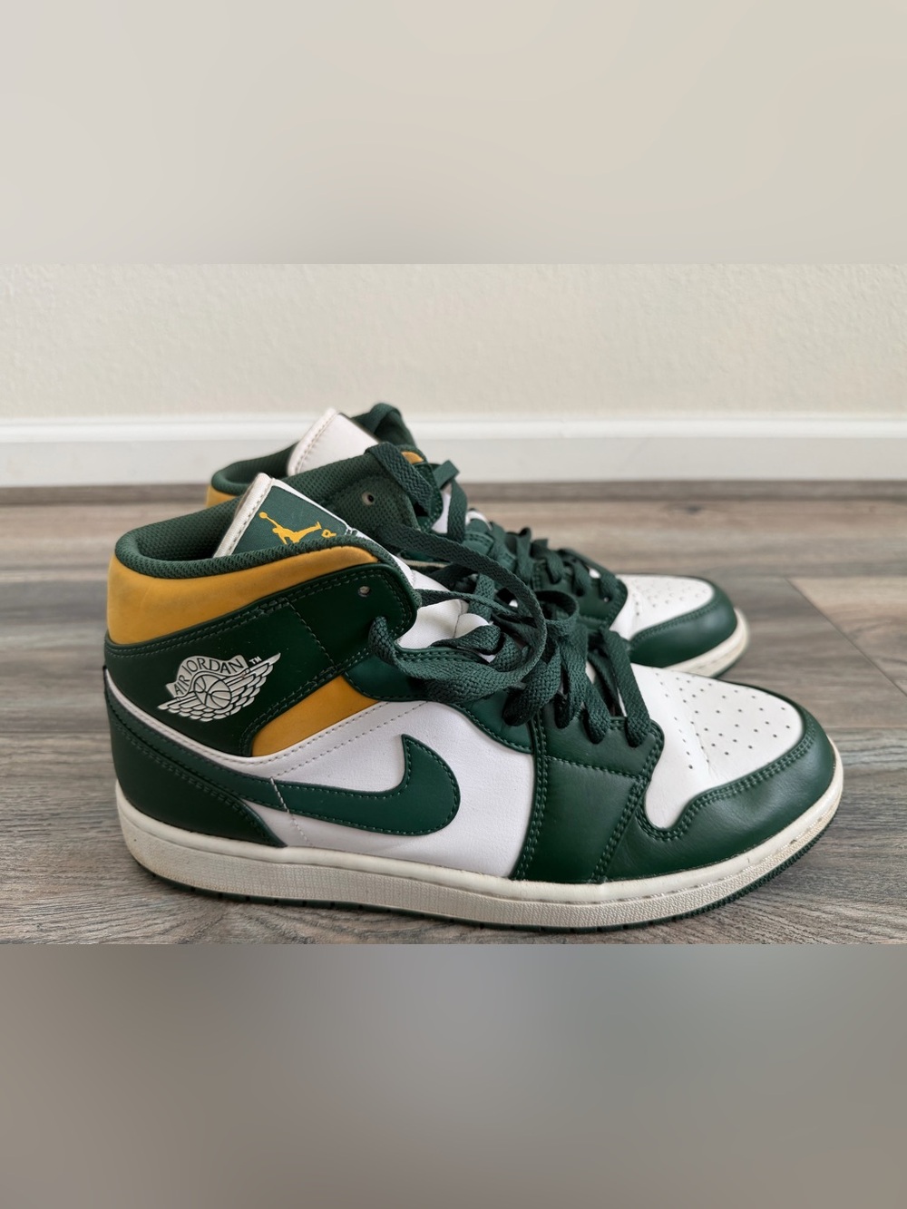 Nike Air Jordan 1 Mid "Sonics" sneakers men’s size 11